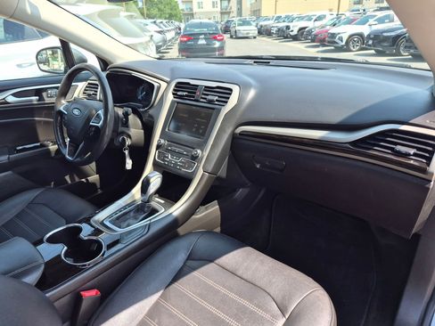 Used 2016 Ford Fusion SE w/ Equipment Group 202A FWD image 30
