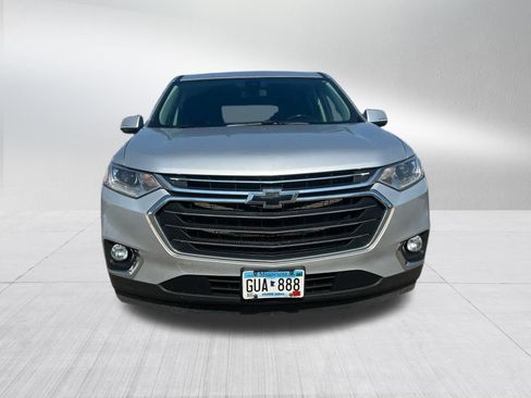 Used 2020 Chevrolet Traverse LT w/ Driver Confidence II Package AWD/4WD image 2
