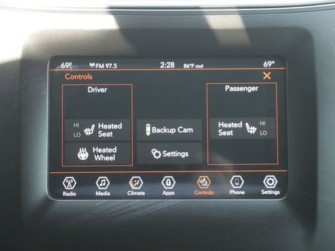 Used 2020 Jeep Cherokee Latitude Lux w/ Comfort/Convenience Group AWD/4WD image 3