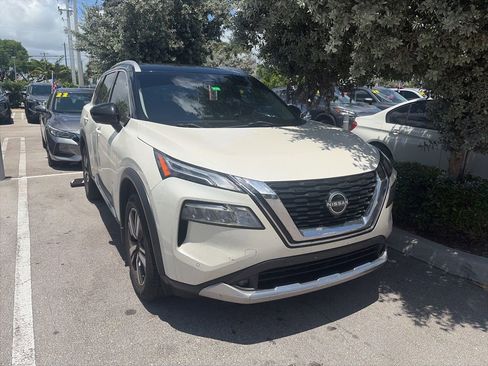 Used 2022 Nissan Rogue Platinum w/ Head-Up Display Package FWD image 1