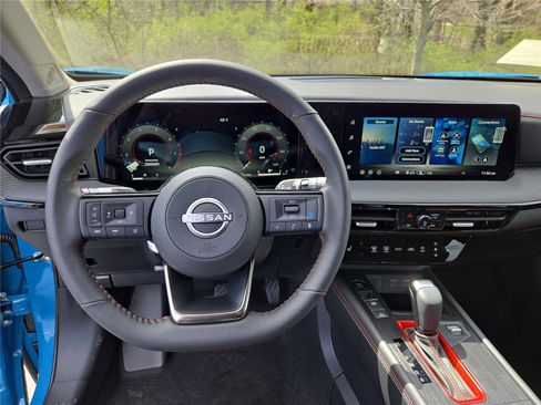New 2026 Nissan Kicks SR AWD/4WD image 11