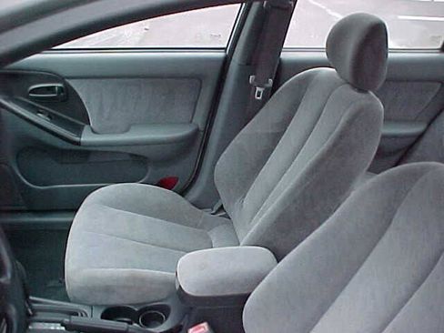 Used 2005 Hyundai Elantra GLS FWD image 8
