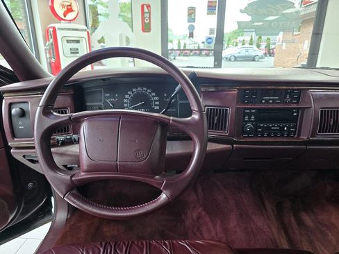 Used 1996 Buick Roadmaster Sedan RWD image 37