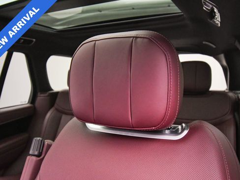 Used 2025 Land Rover Range Rover SE image 53