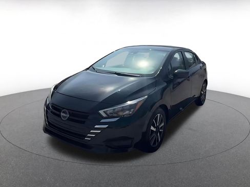 Used 2025 Nissan Versa SV image 7