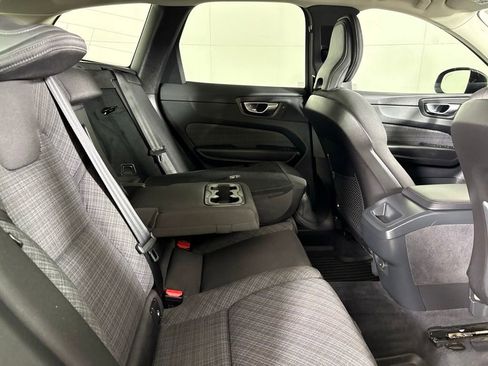 Used 2024 Volvo XC60 B5 Core w/ Protection Package Premier AWD/4WD image 17