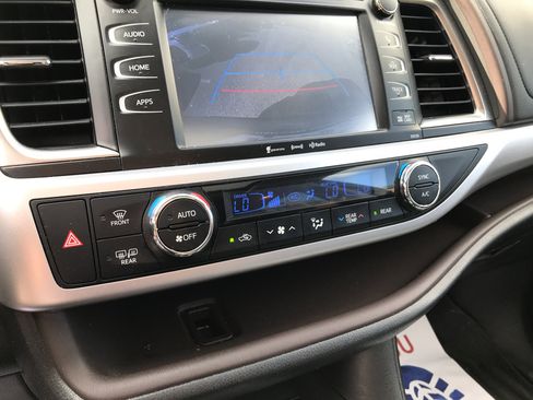 Used 2016 Toyota Highlander XLE AWD/4WD image 21