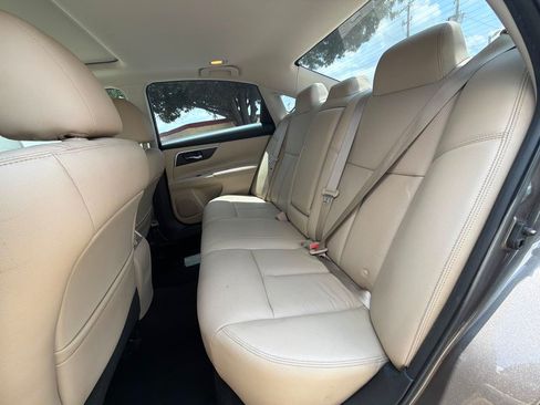 Used 2017 Nissan Altima 2.5 SL w/ 2.5 Technology Package FWD image 7