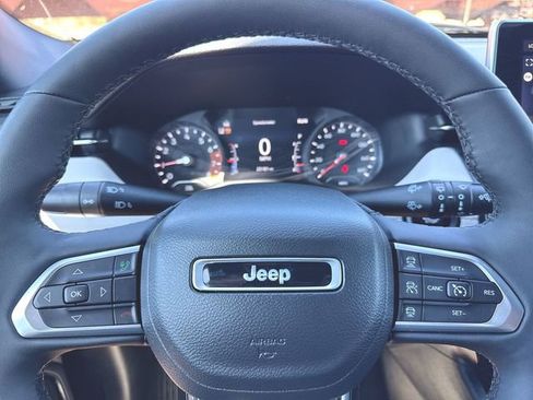 Used 2023 Jeep Compass Limited AWD/4WD image 11