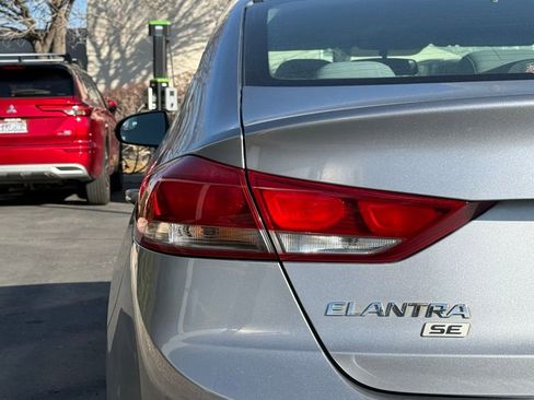 Used 2017 Hyundai Elantra SE image 32