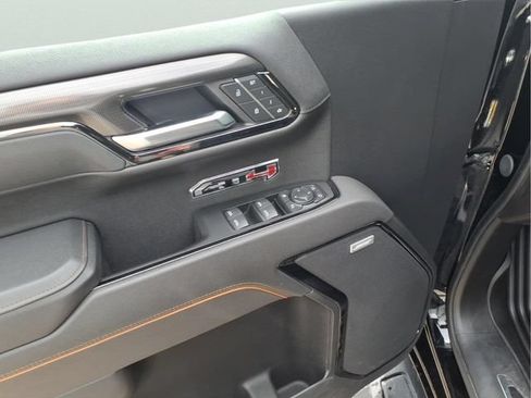 Used 2025 GMC Sierra 1500 AT4 w/ AT4 Premium Package AWD/4WD image 16
