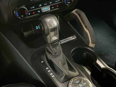 Used 2025 Ford Bronco Badlands AWD/4WD image 17