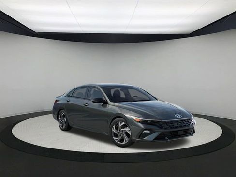 New 2025 Hyundai Elantra Sport image 3
