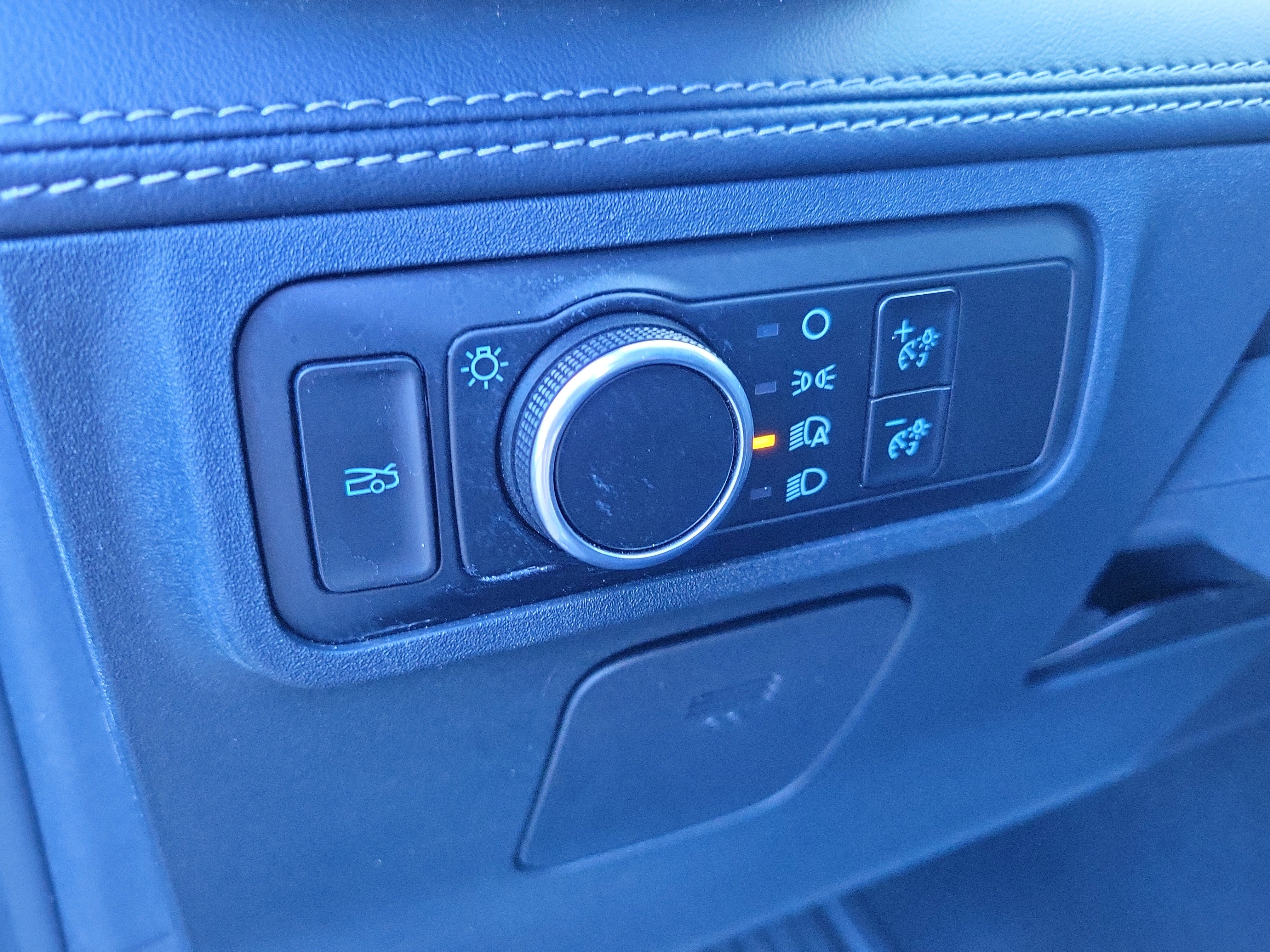 Used 2025 Ford Mustang Premium RWD image 17