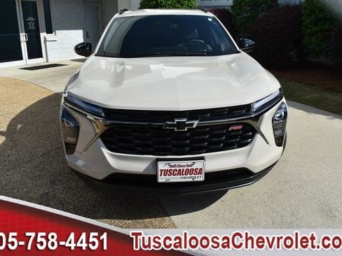 Used 2026 Chevrolet Trax RS w/ Sunroof Package image 4