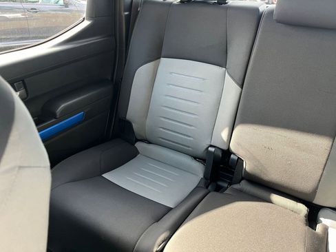 Used 2024 Toyota Tacoma TRD Sport image 39