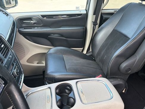Used 2019 Dodge Grand Caravan SXT w/ Driver Convenience Group FWD image 59