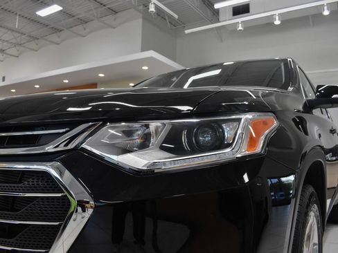 Used 2021 Chevrolet Traverse LT FWD image 11