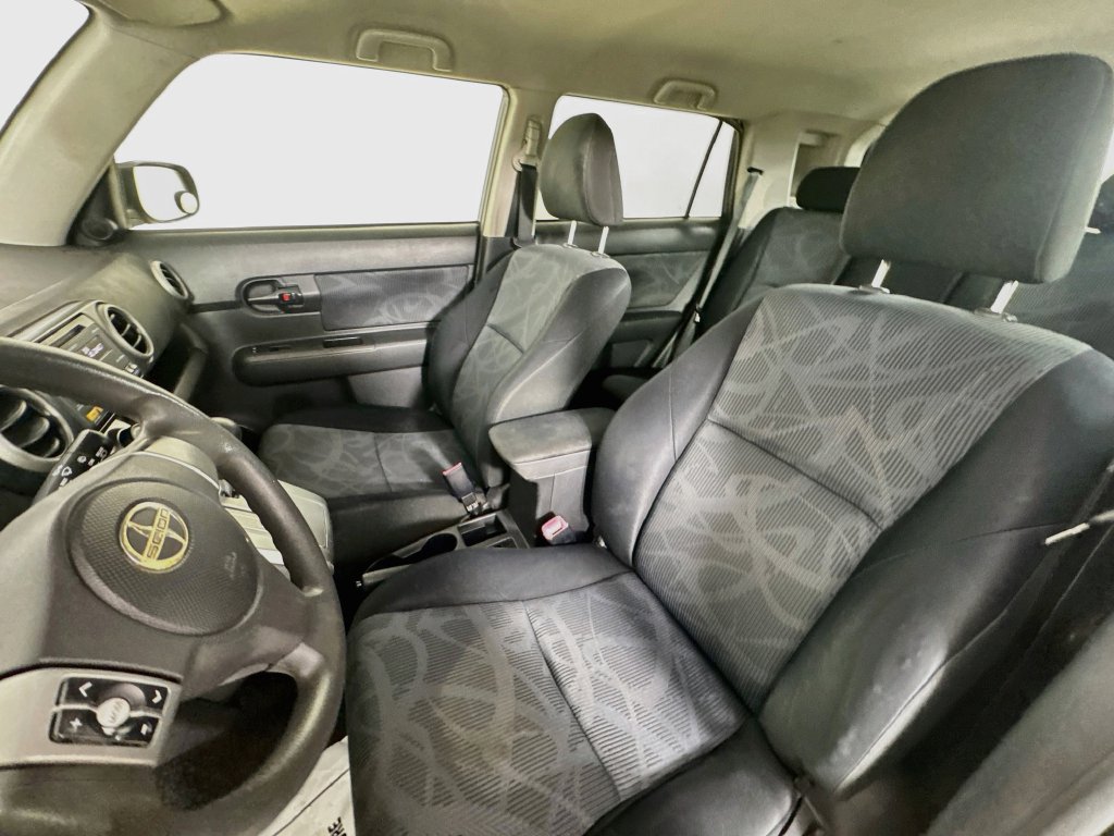 Used 2012 Scion xB FWD image 21