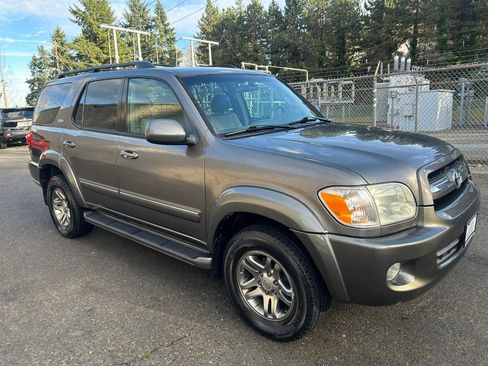 Used 2006 Toyota Sequoia SR5 image 3
