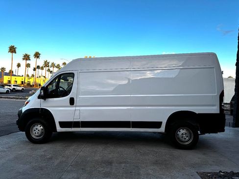 Used 2023 RAM ProMaster 2500 image 7