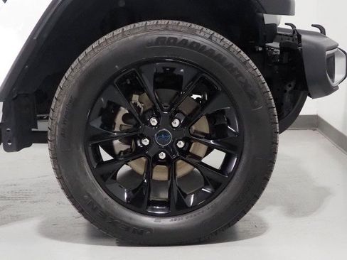 Used 2025 Jeep Wrangler Sahara 4xe w/ Safety Group AWD/4WD image 43