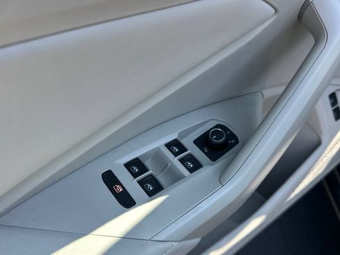 Used 2024 Volkswagen Jetta SE w/ Panoramic Sunroof Package FWD image 12