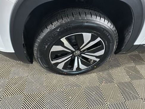 Used 2024 Volkswagen Atlas SE AWD/4WD image 10