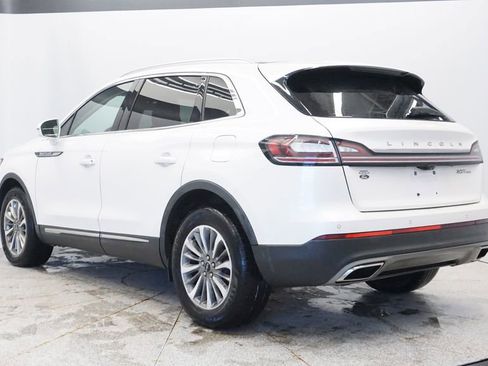 Used 2019 Lincoln Nautilus Select image 3