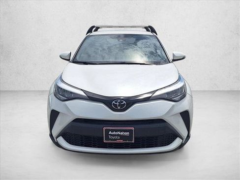 Used 2020 Toyota C-HR XLE FWD image 2