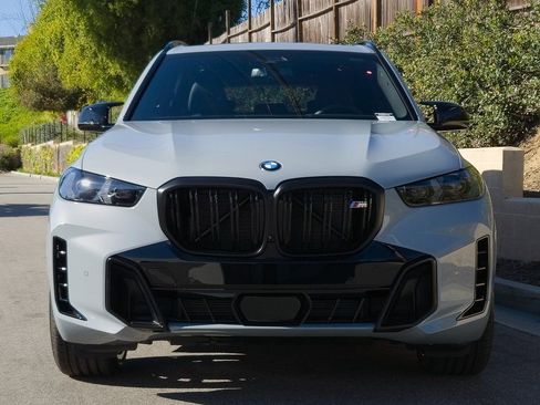 New 2026 BMW X5 M60i image 3