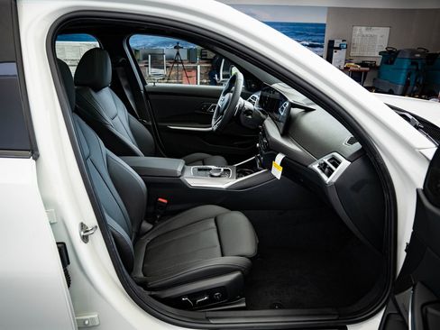 New 2026 BMW 330i xDrive Sedan w/ M Sport Package image 21