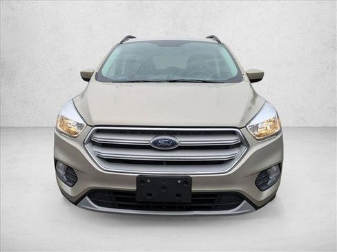 Used 2018 Ford Escape SE FWD image 2