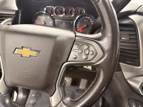 Used 2020 Chevrolet Suburban LT AWD/4WD image 18