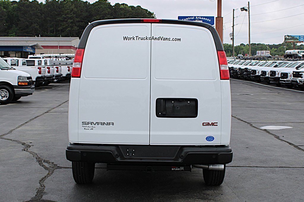 Used 2025 GMC Savana 2500 Extended w/ Driver Convenience Package RWD image 15