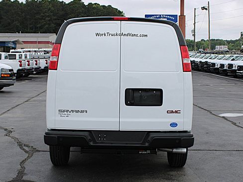 Used 2025 GMC Savana 2500 Extended w/ Driver Convenience Package RWD image 15