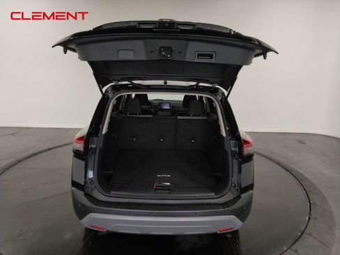 Used 2023 Nissan Rogue SV image 8