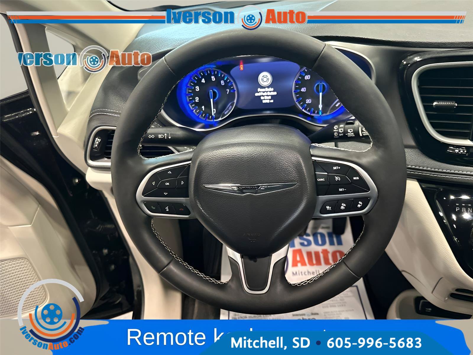 Used 2024 Chrysler Pacifica Touring-L AWD/4WD image 17