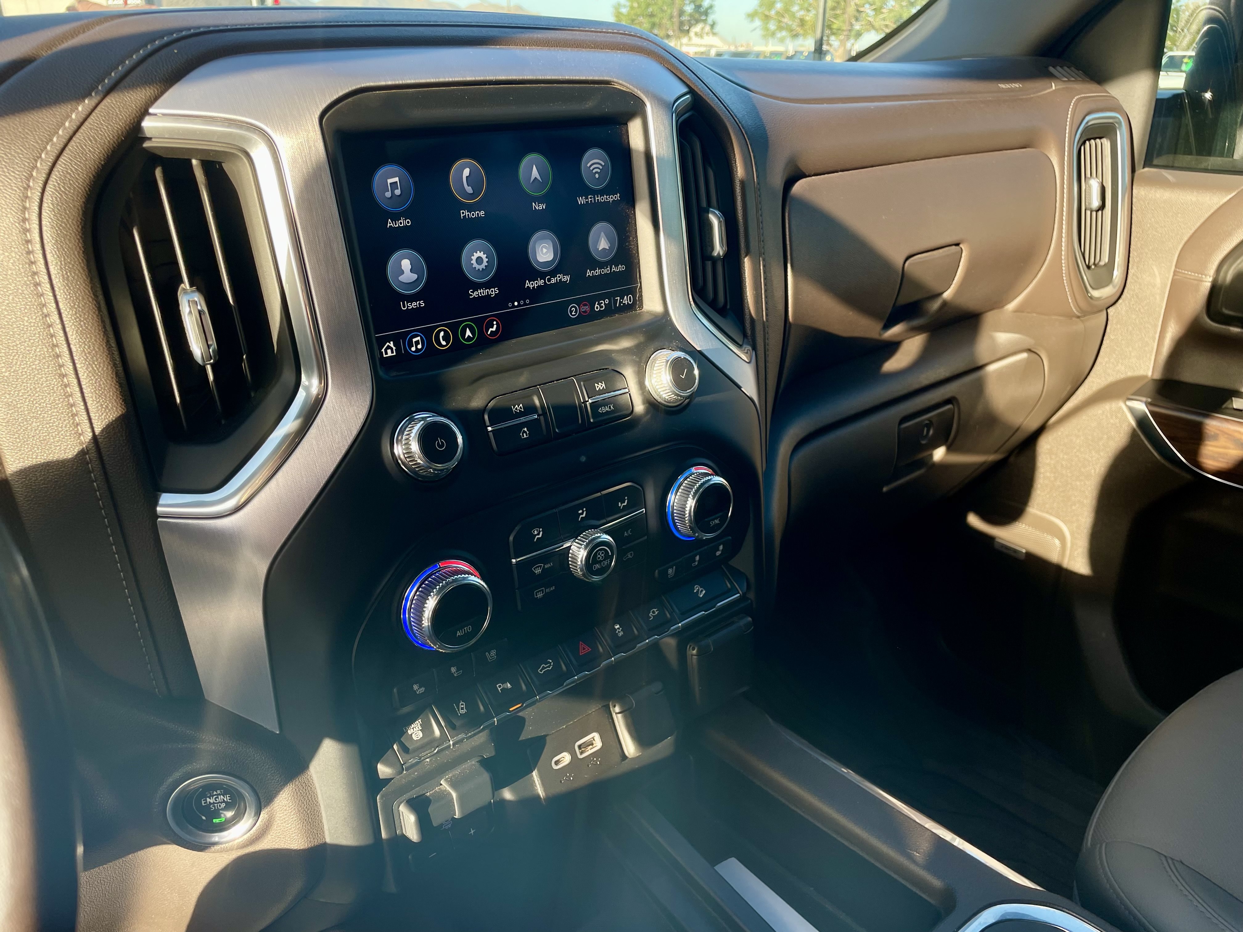 Used 2022 GMC Sierra 2500 SLT w/ SLT Preferred Package AWD/4WD image 19