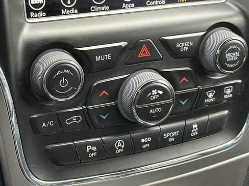 Used 2018 Jeep Grand Cherokee Limited image 19