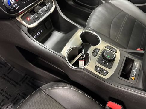 Certified 2024 GMC Terrain Denali w/ Black Diamond Edition AWD/4WD image 23