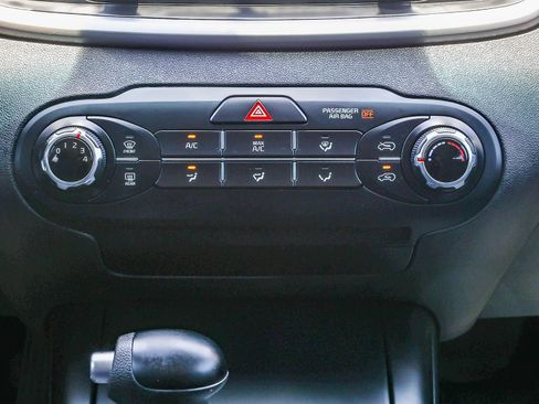Used 2018 Kia Sorento L FWD image 14