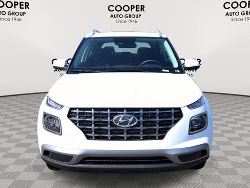 New 2026 Hyundai Venue SEL FWD image 2