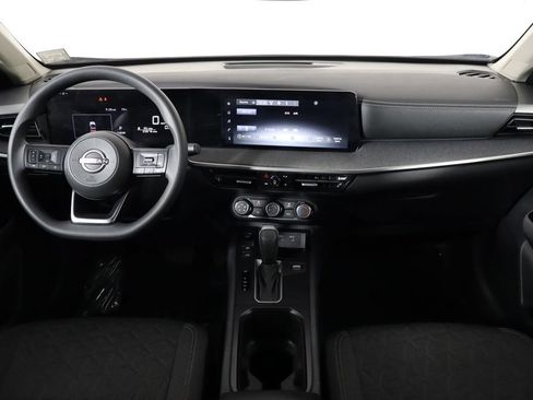 Used 2025 Nissan Kicks SV FWD image 13