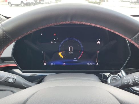 Used 2025 Chevrolet Trax RS image 24