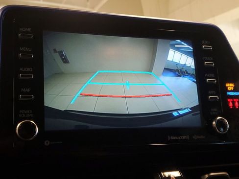 Used 2021 Toyota C-HR XLE image 26