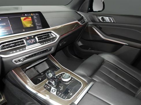 Used 2022 BMW X5 xDrive40i w/ M Sport Package image 20