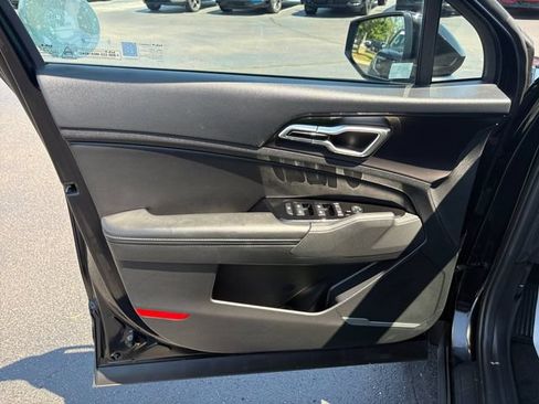 Certified 2024 Kia Sportage EX AWD/4WD image 17