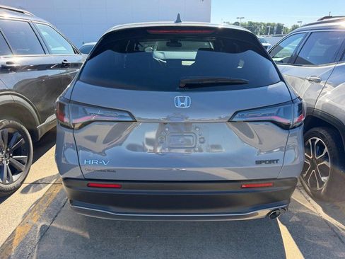 Used 2025 Honda HR-V Sport image 3