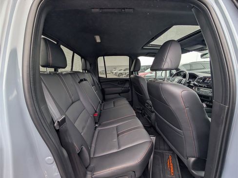 Used 2025 Honda Ridgeline TrailSport image 11